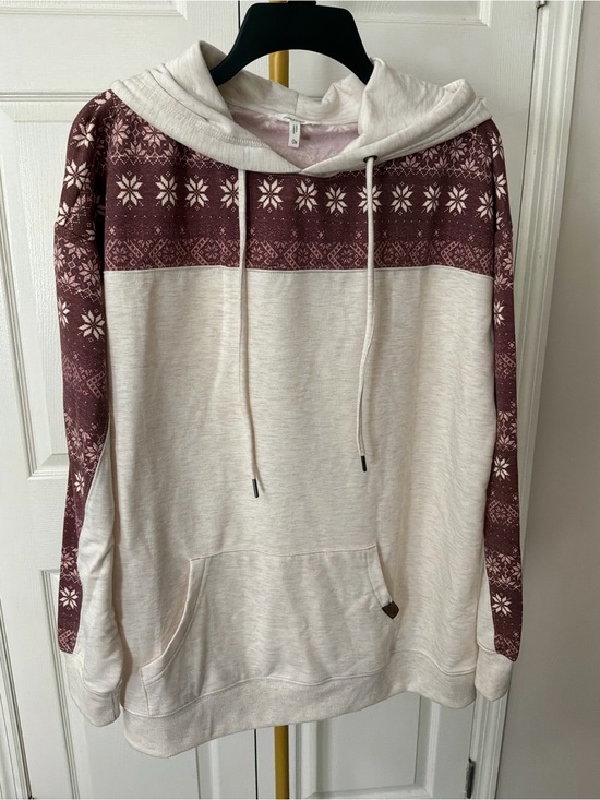 Maurices Sweaters - Maurices 0X Heathered Cream Hoodie with Burgundy Snowflake Accents
